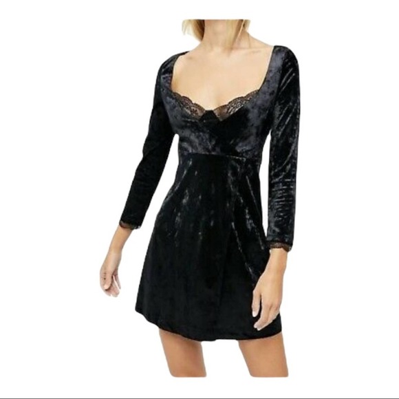 Free People Dresses & Skirts - Free people New Kat velvet Aline dress size Medium black long sleeve NWT